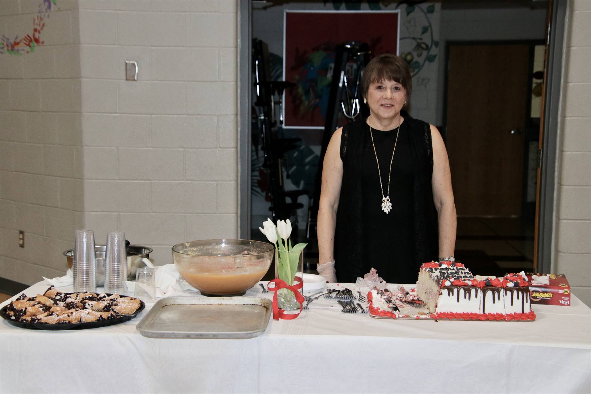 Desserts and cake for honorees
