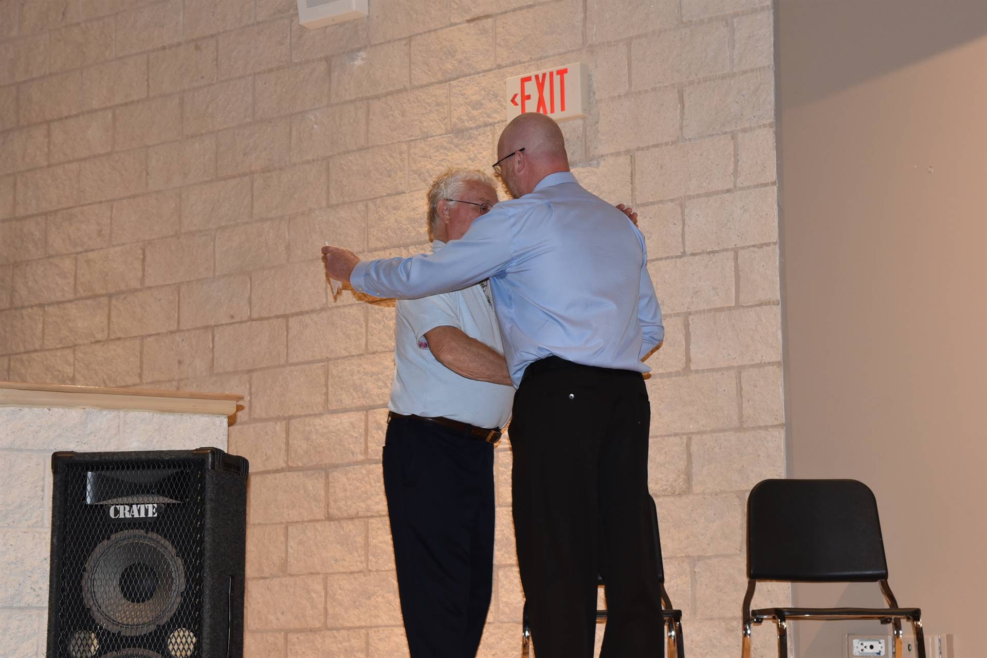 hod honoree and presenter - terry stark and ryan stark hugging