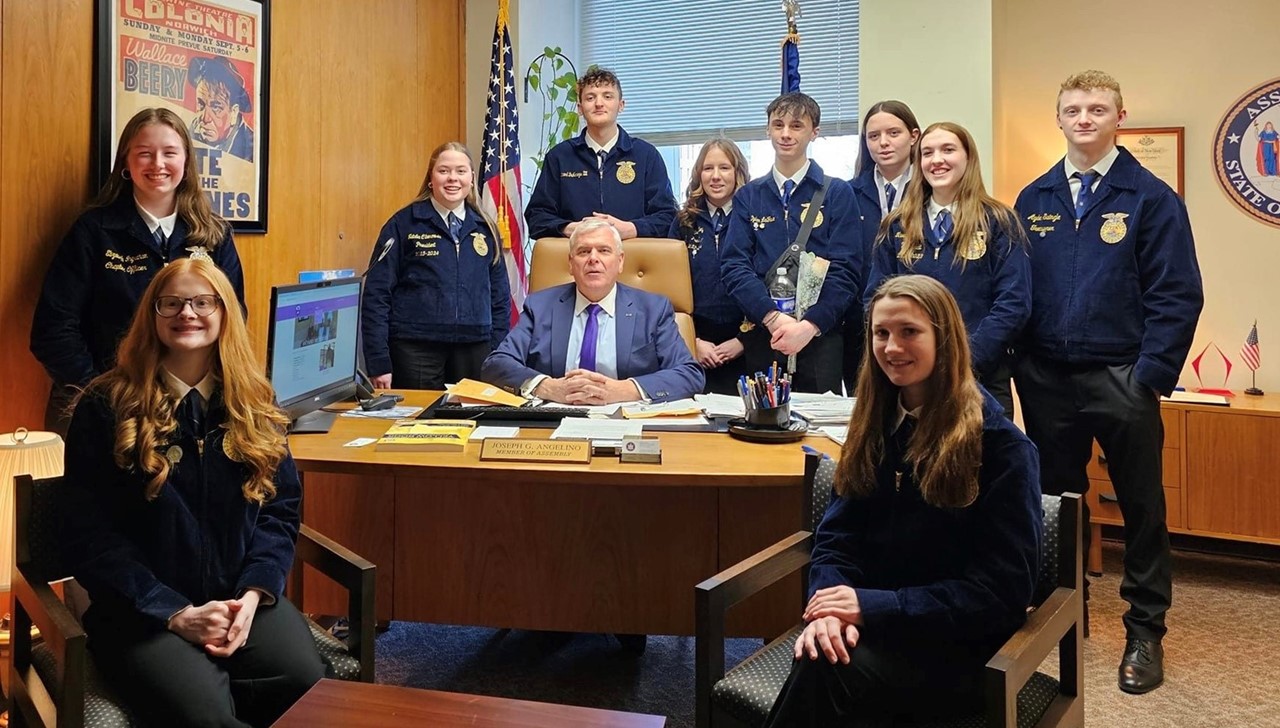 FFA members meeting with Assemblyman Joe Angelina